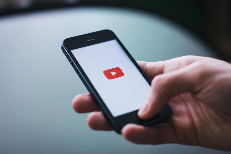 TikTok vs. Reels vs. Shorts 2026 — mi a különbség, melyikkel kezdj