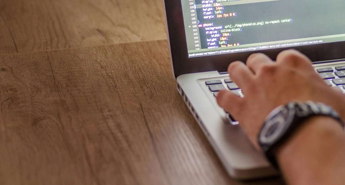 Weboldal készítés ár 2026 — mi mennyibe kerül?